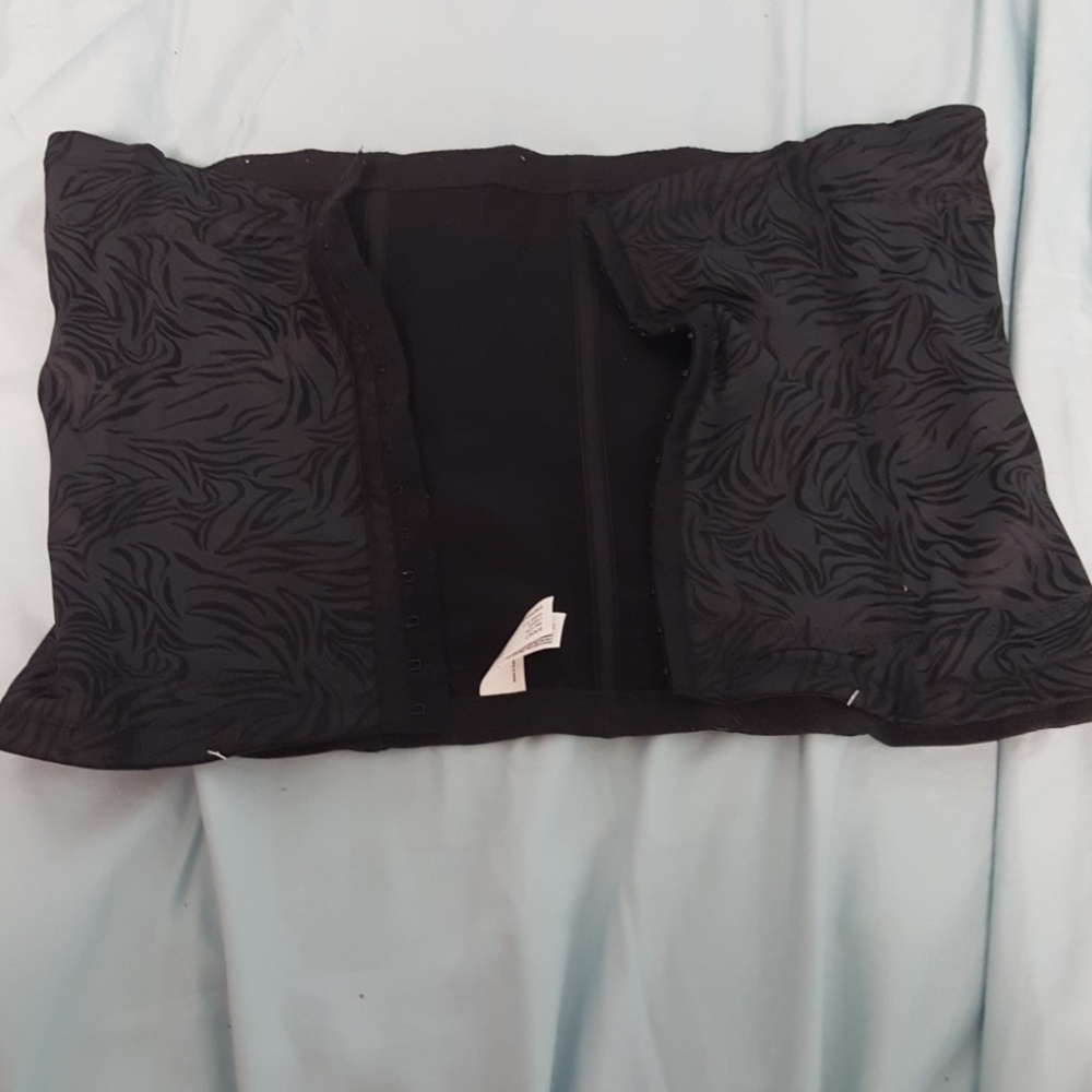 Black body corsage